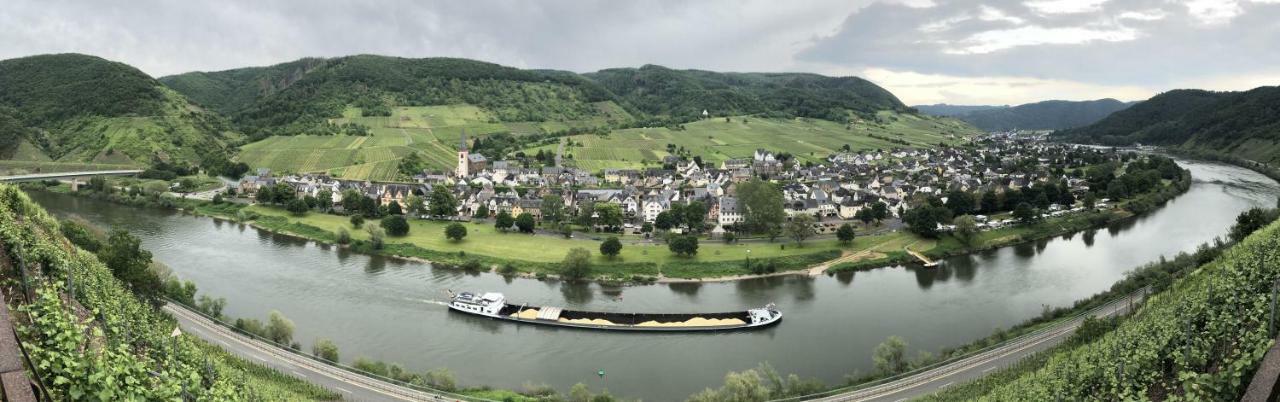 Ferienwohnungen Am Bruttiger Moselsteig Exterior foto